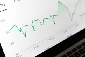 Láká vás svět akcií? Investujte do společností vyplácejících dividendy