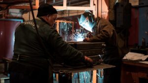 Na průmyslové firmy začínají dopadat velké ceny energií
