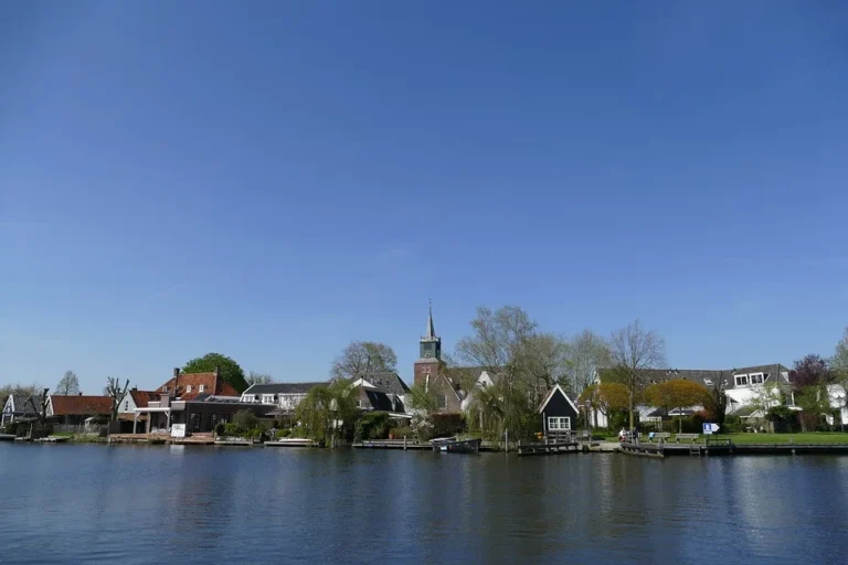 Nizozemská krajina – ilustrační fotografie, nikoli kostel Westerkerk.