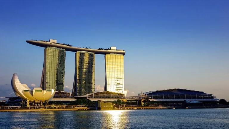 Marina Bay v Singapuru – archivní fotografie městského panoramatu.