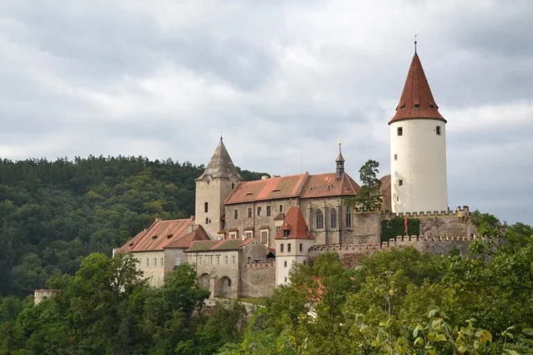 Hradní areál – ilustrační fotografie k návštěvám památek.