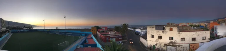 Panorama Puerto de la Cruz z vyhlídky El Peñón del Fraile na Tenerife