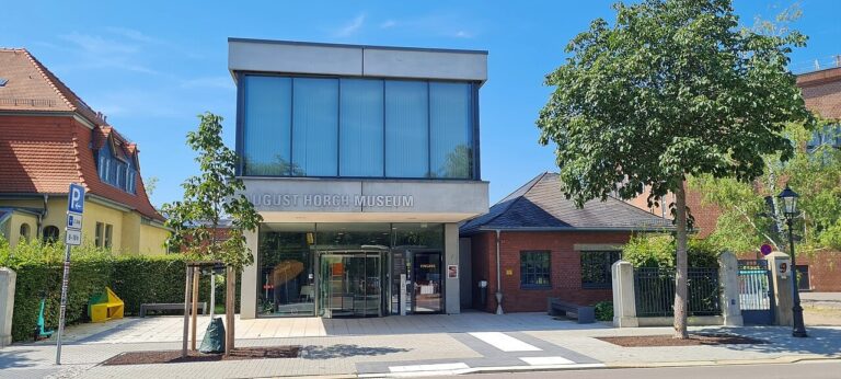 Budova a vstup August Horch Museum ve Zwickau