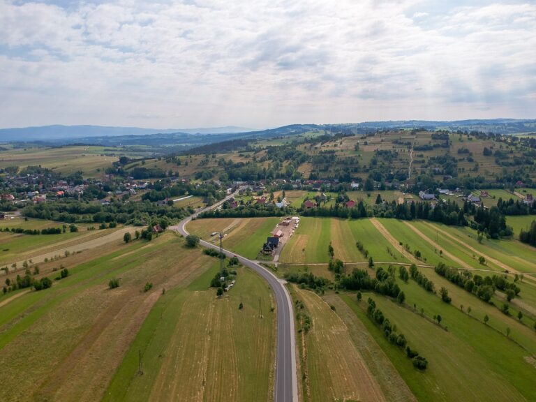 Letecký pohled na Chochołów a krajinu Podhalí v Polsku