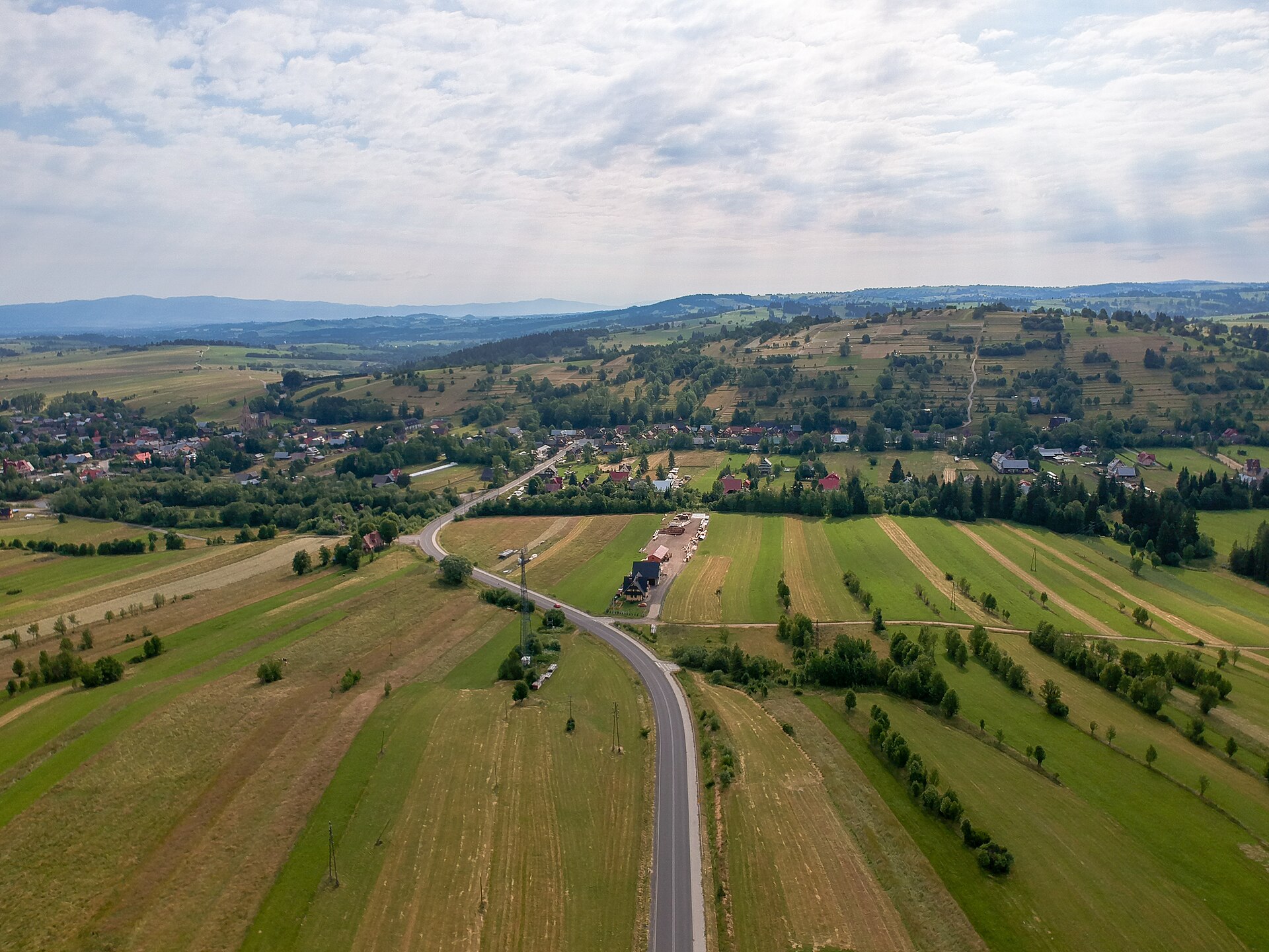 Letecký pohled na Chochołów a krajinu Podhalí v Polsku