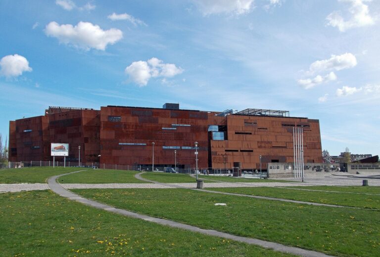 Evropské centrum Solidarity u gdaňských loděnic