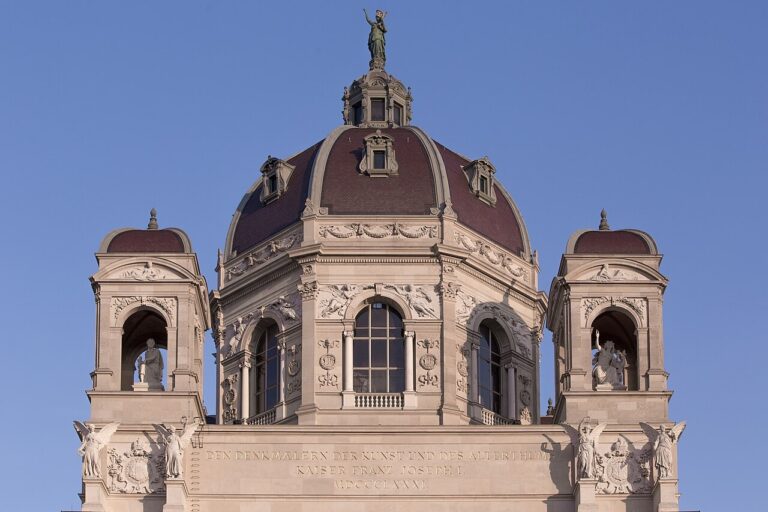 Historická budova Kunsthistorisches Museum na Maria-Theresien-Platz