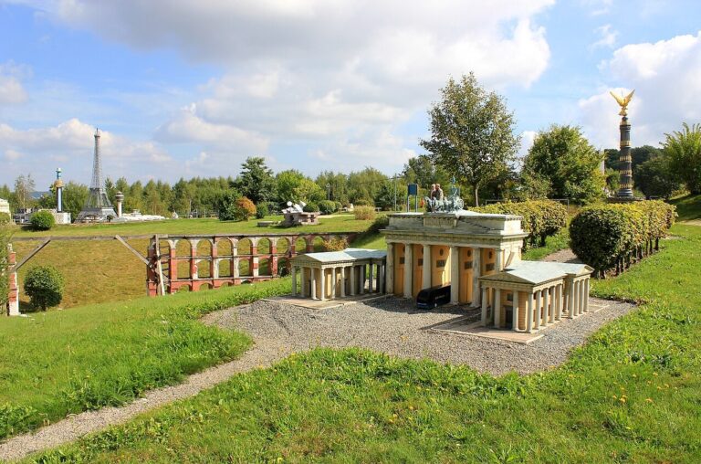 Miniatury historických staveb v Miniwelt Lichtenstein