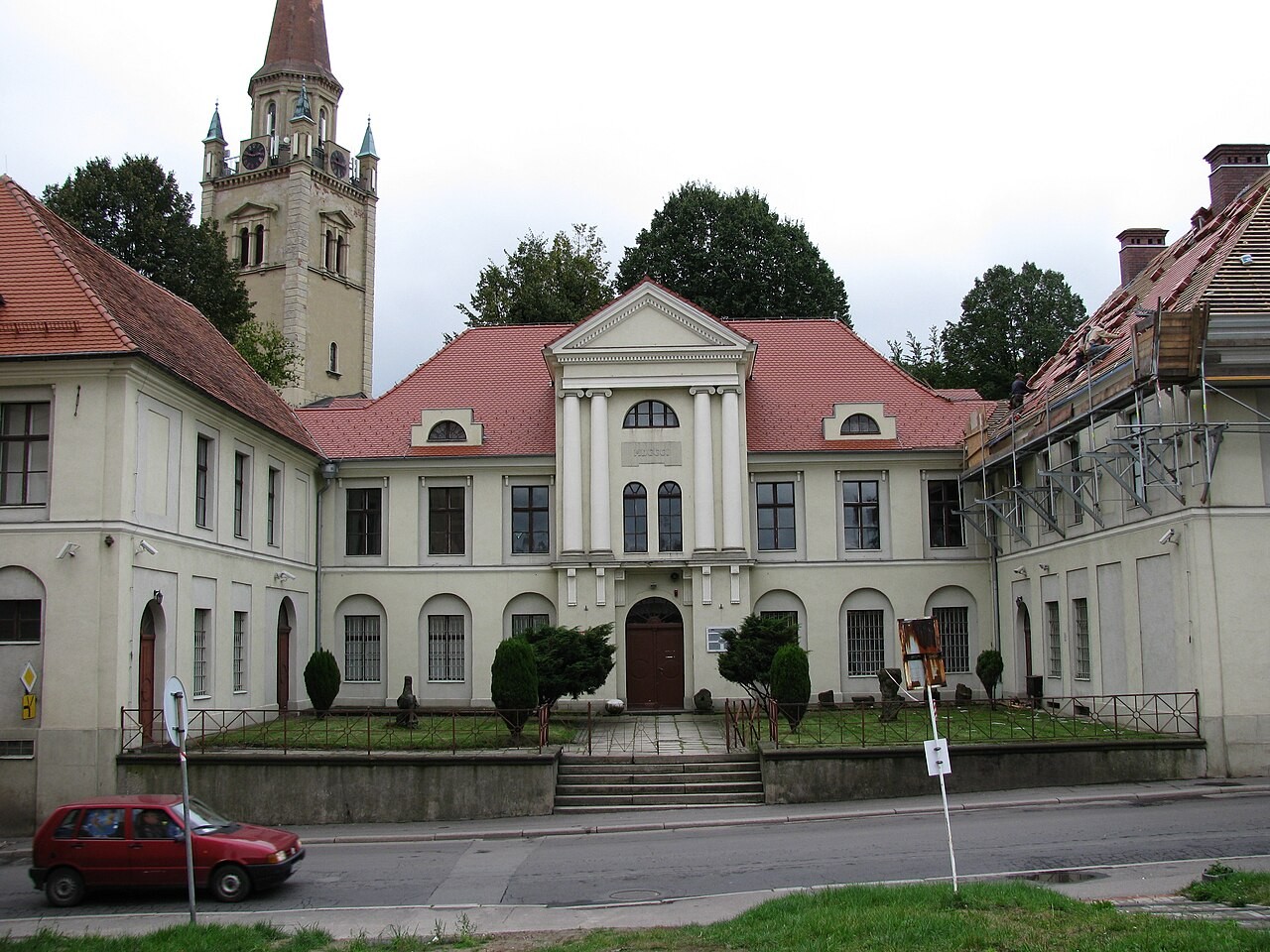 Palác Albertich ve Wałbrzychu, sídlo Muzea porcelánu