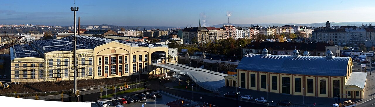 Panoramatický pohled na budovy areálu Techmania Science Center v Plzni