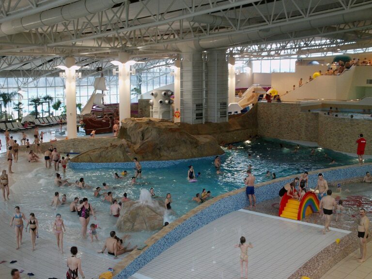 Vnitřní aquapark Termy Maltańskie s bazény a vodními atrakcemi