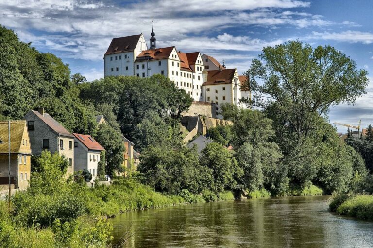 Zámek Colditz nad řekou Zwickauer Mulde