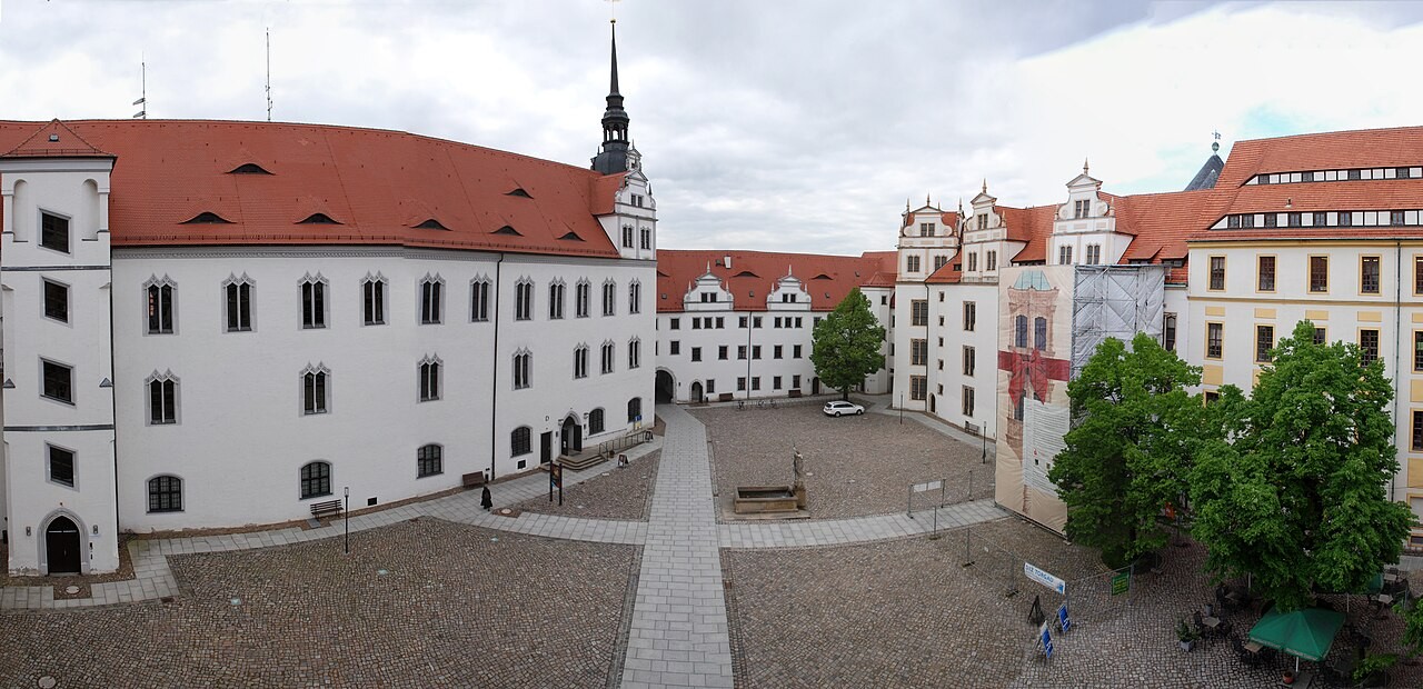 Renesanční nádvoří zámku Hartenfels v Torgau